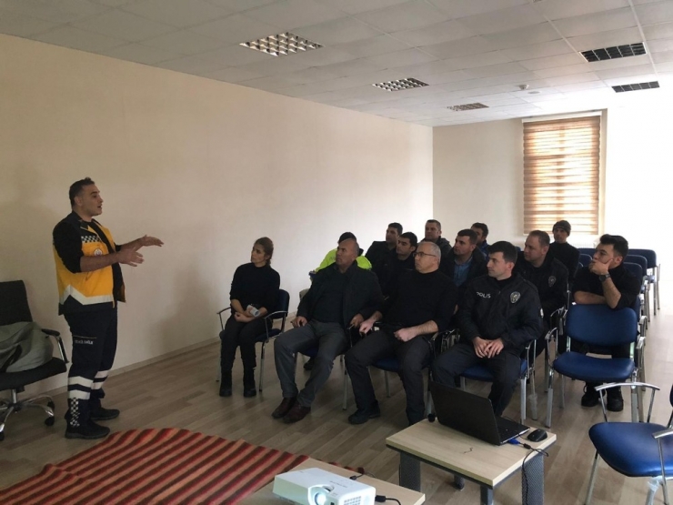 Jandarma Ve Polise İlk Yardım Eğitimi Verildi