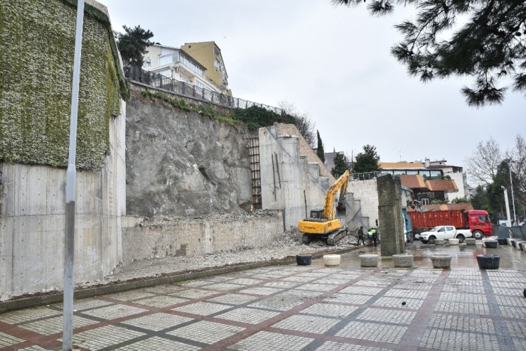 Altıparmak Meydanı’nda ’Güvenlik’ Düzenlemesi