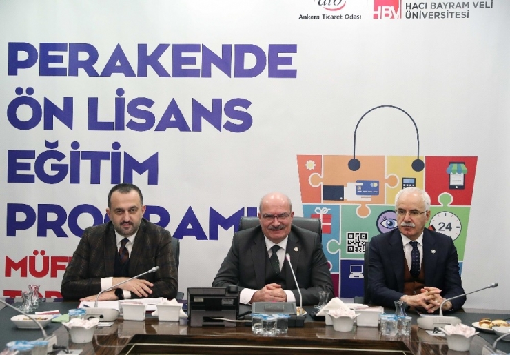 Perakende Sektörüne Üniversiteli Çalışan