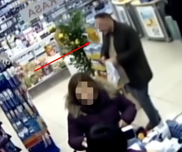 Eczaneden 500 Liralık Cinsel İçerikli Ürün Aldı, Parasını Ödemeden Kaçtı