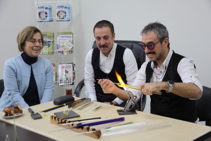 Ankaralılar Derneği Cam Üfleme Sanatını Yaşatıyor