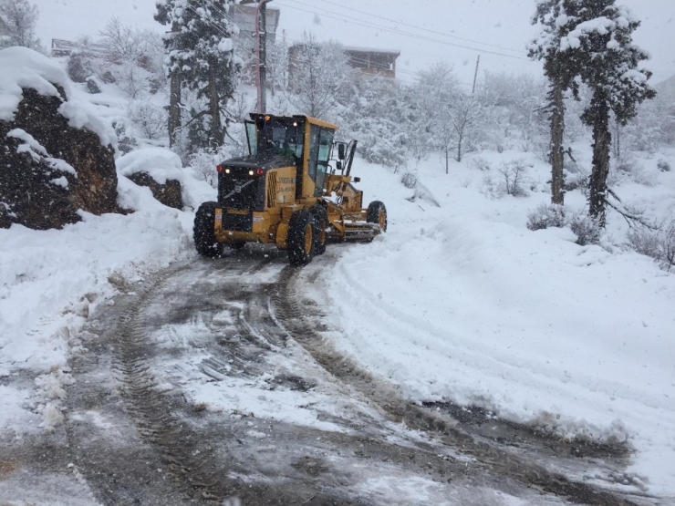 Yaz Turizminin Merkezi Kaş’ta Karla Mücadele Çalışmaları