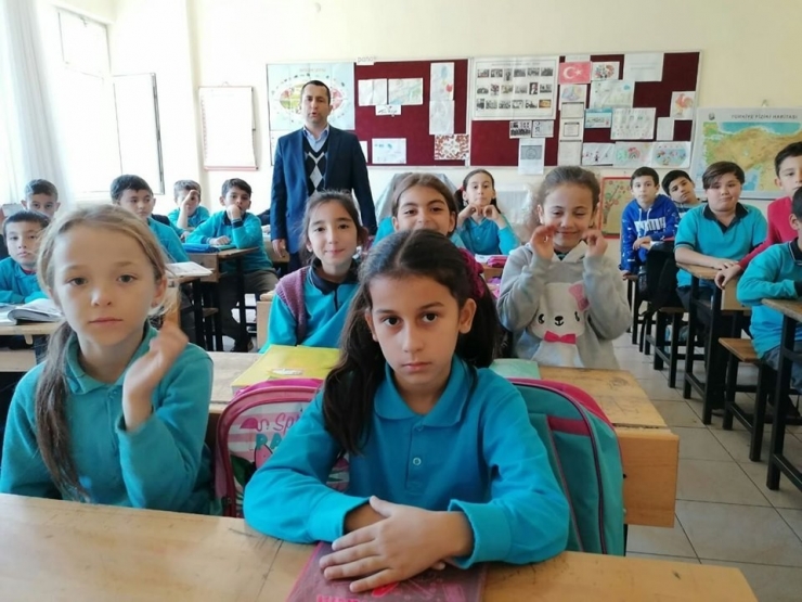 Kaş’ta Anadolu Masalları Anlatılıyor