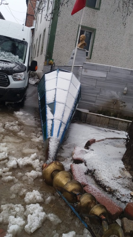 Facia Ucuz Atlatıldı