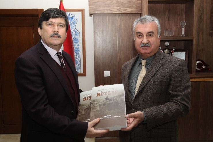 ‘Tarihî Ve Kültürel Yönleriyle Bitlis’ Kitabı Çıktı