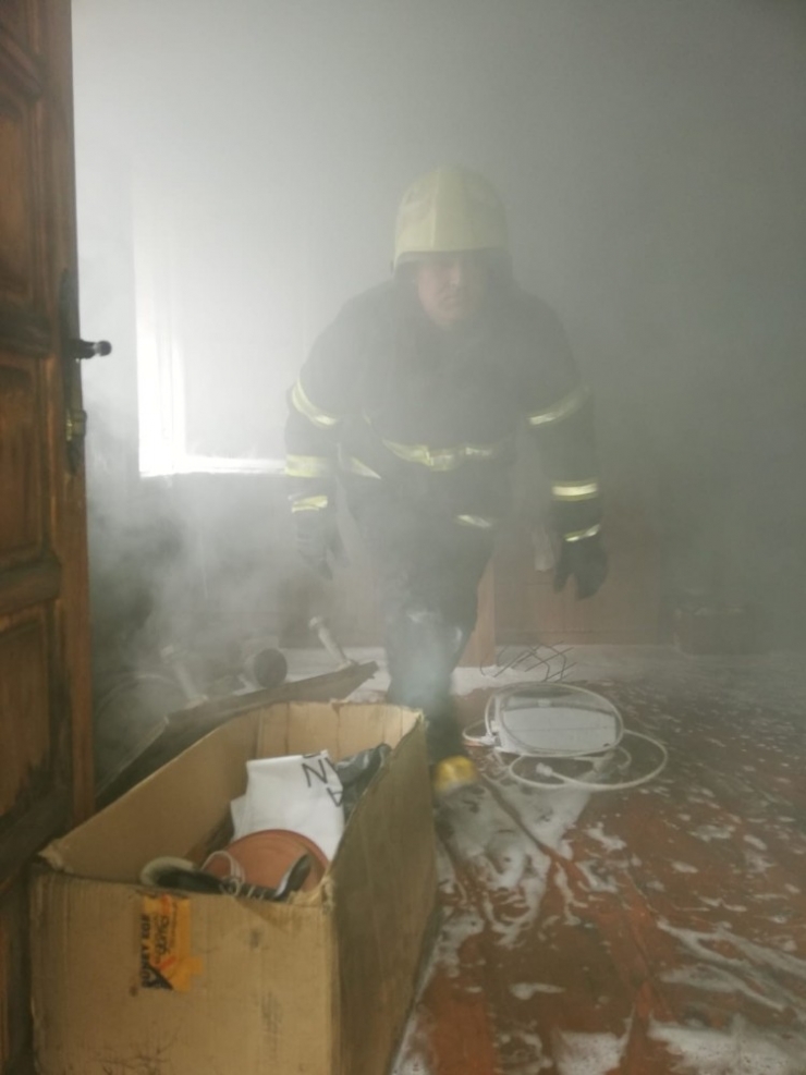 Elektrikli Battaniye Evi Yaktı