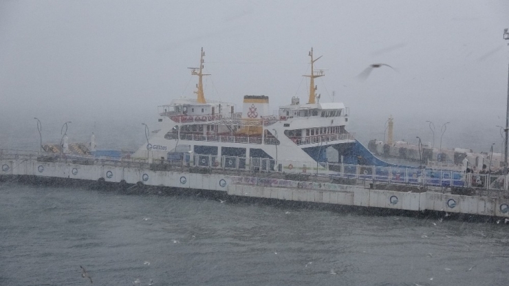 Çanakkale’de Eceabat-kilitbahir Seferlerinde Aksamalar Yaşanıyor