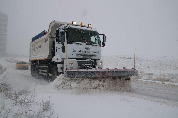 Çankaya’dan Gece Gündüz Demeden Çalışma