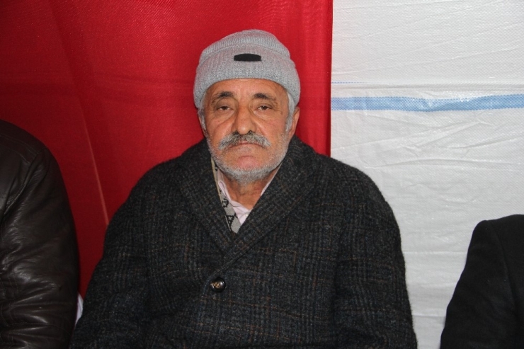 Hdp Önünde, Ailelerin Evlat Nöbeti 127’nci Gününde