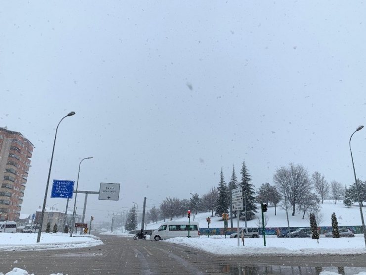Eskişehir’de Kar Yağışı Yeniden Başladı