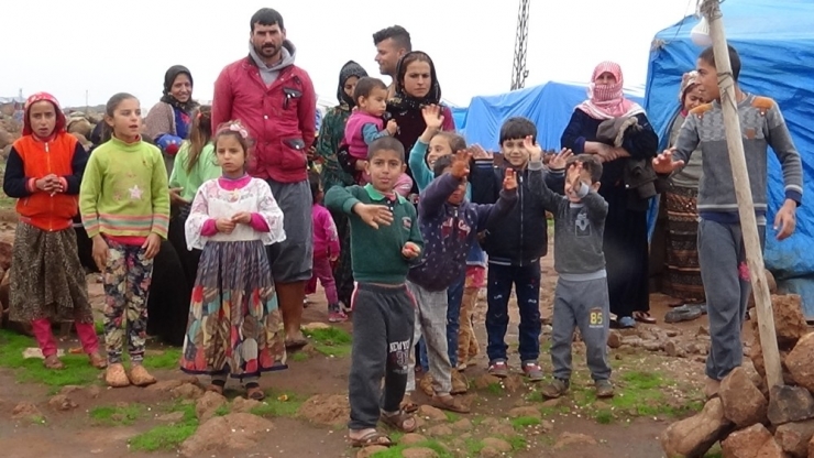 Hatay’daki Göçmen Çocuklara Kıyafet Yardımı