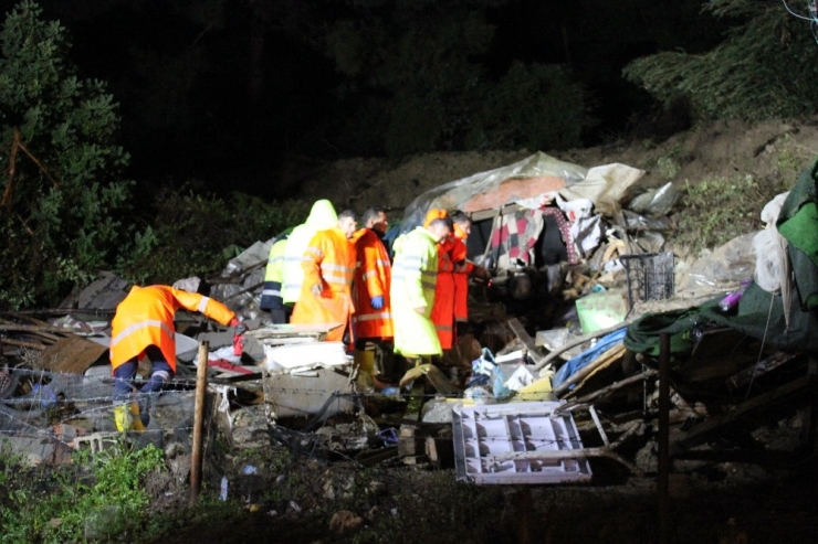 Heyelan Altında Kalan Vatandaş Hayatını Kaybetti