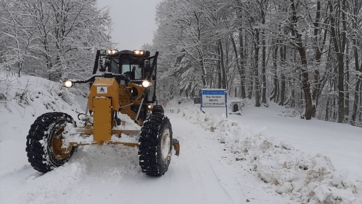 İnegöl’de Karla Mücadele Sürüyor