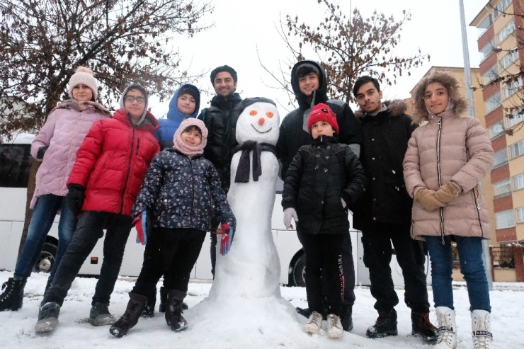 Karın Tadını Yine Çocuklar Çıkardı