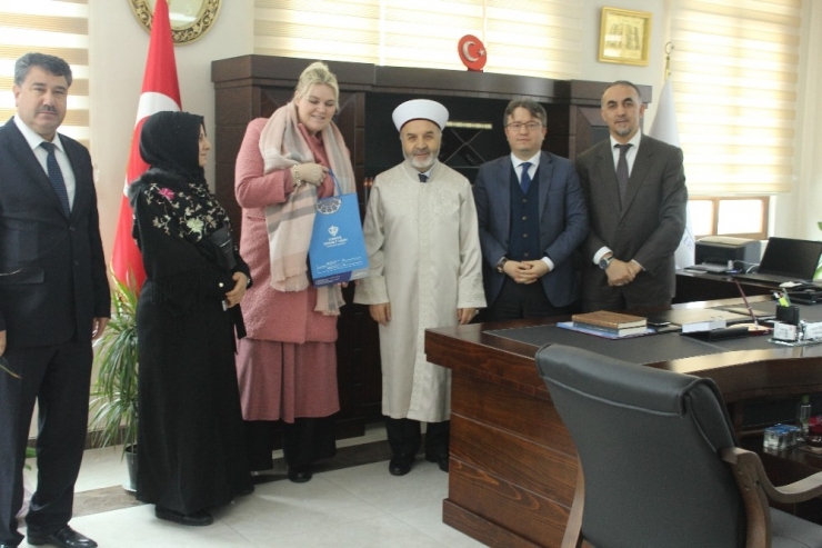 Norveçli Kadın Tekirdağ’da Müslüman Oldu