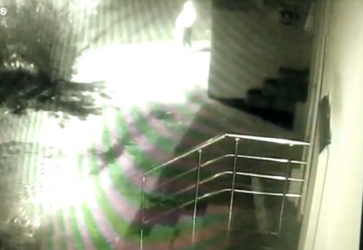 Okula Girip Laptop Çalan Hırsızı Polis Kıskıvrak Yakaladı