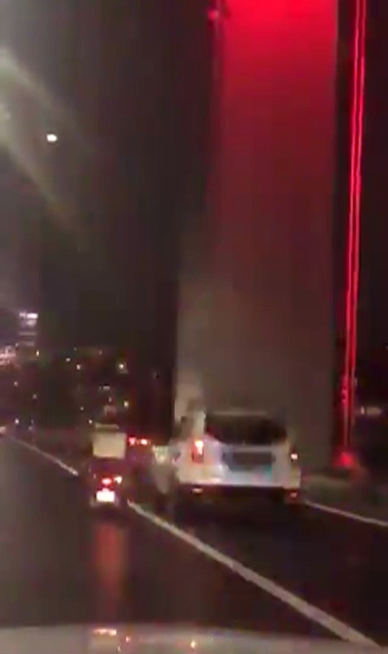 Polis Ekipleri Rüzgara Set Oldu