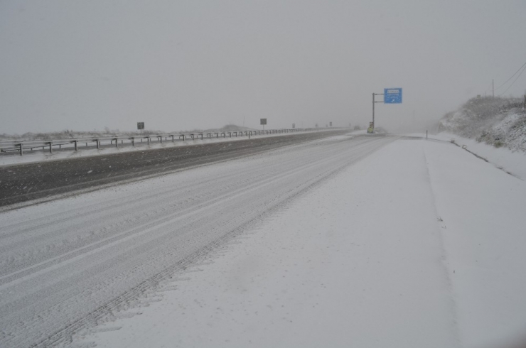 Tekirdağ - Çanakkale Yolu Karla Kaplandı