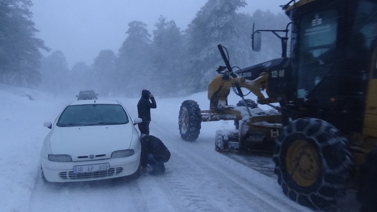 Kar Yağışı Kazdağları’nda Etkili Olmaya Devam Ediyor