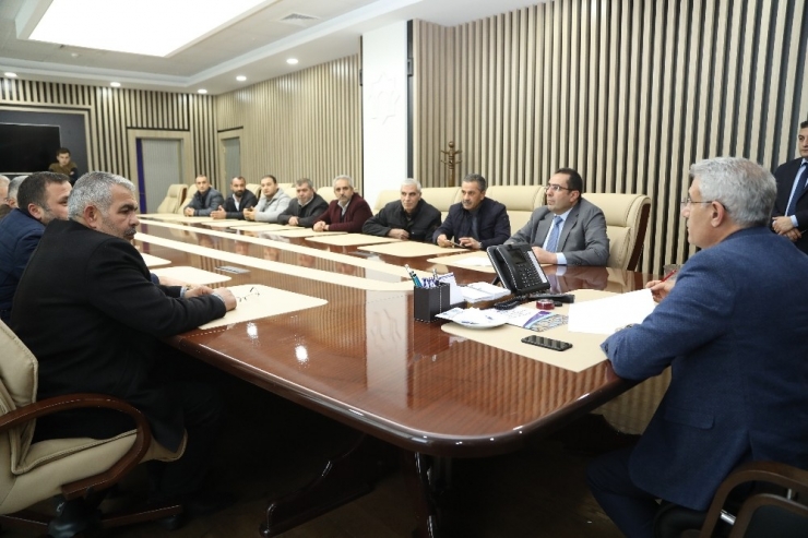 Esnaflara Geçici Konteyner Dükkanlar Oluşturuldu