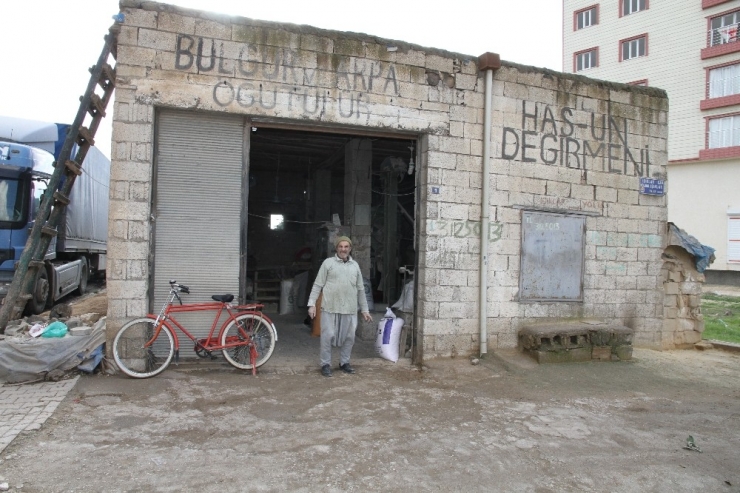 40 Yıldır İşlettiği Taş Değirmen Sayesinde 7 Çocuğunu Üniversiteli Yaptı