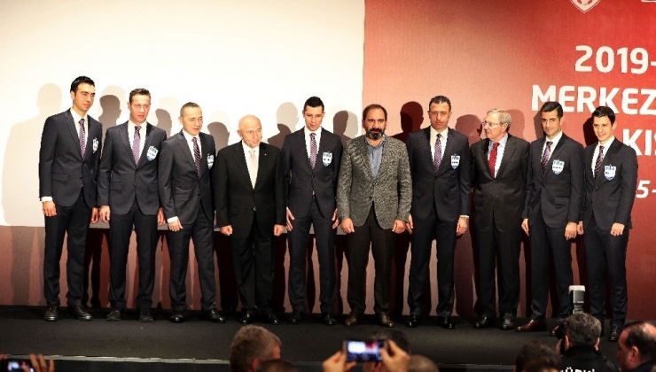 2020 Yılı Fıfa Hakemlerinin Kokartları Takıldı