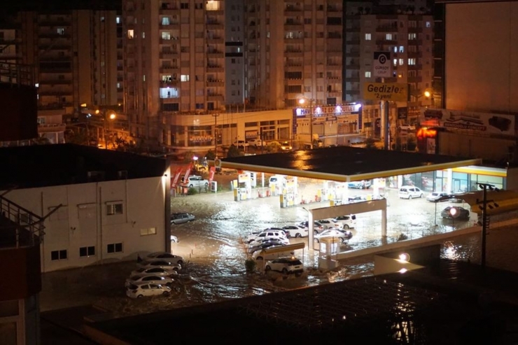 Mersin’de Sağanak Etkili Oldu