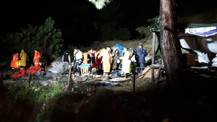 Mersin’de Heyelan, 1 Kişi Toprak Altında Kaldı