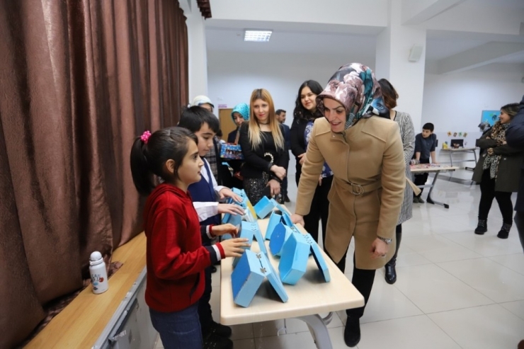 Minik Öğrenciler Hünerlerini Sergiledi