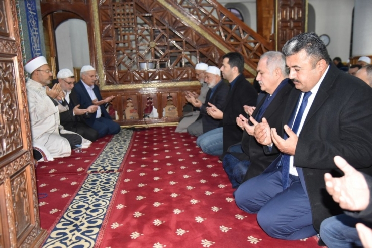 Sabah Namazında Tüm Şehitler Yad Edildi