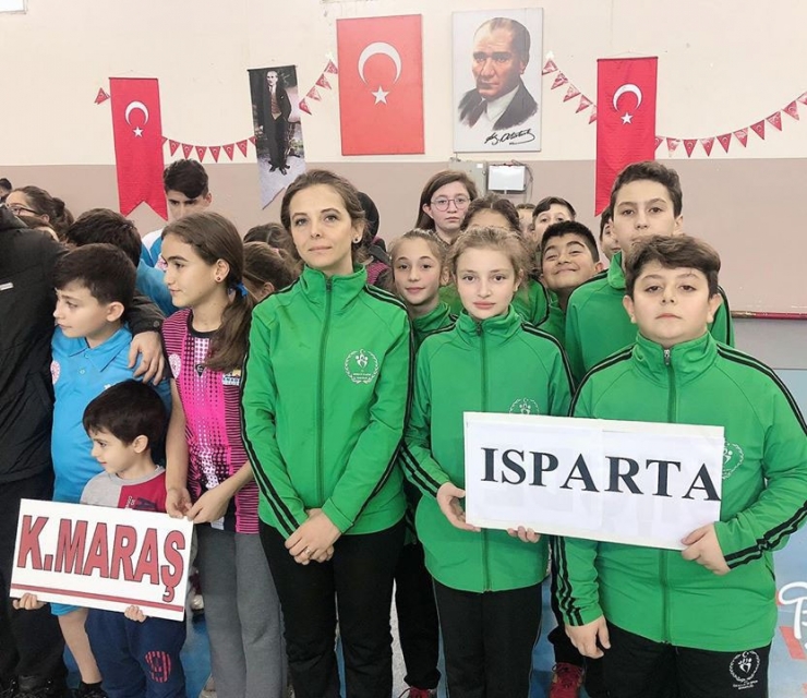 Ispartalı Badmintoncular Çeyrek Finalde