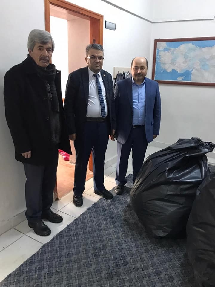 Pınarbaşı Belediyesi’nden İhtiyaç Sahibi Öğrencilerini Isıtan Yardım