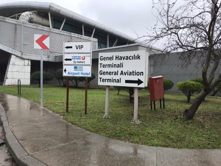 Pistten Çıkan Uçağın Yolcuları Servis Araçları İle Otellerine Götürüldü