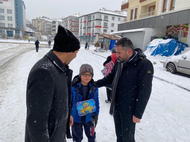 Pursaklara Yağan Kar Hayatı Felç Edemedi