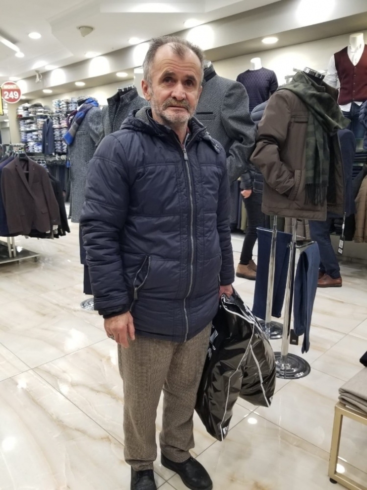 Büyükşehir Ekipleri, Evi Yanan Vatandaşın Yardımına Koştu