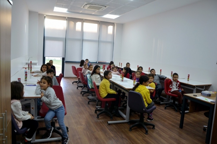 ‘Hayalindeki Oyuncak Hayat Bulsun’ Adlı Projenin Atölye Çalışmaları Karasu Sgm’de, Başladı