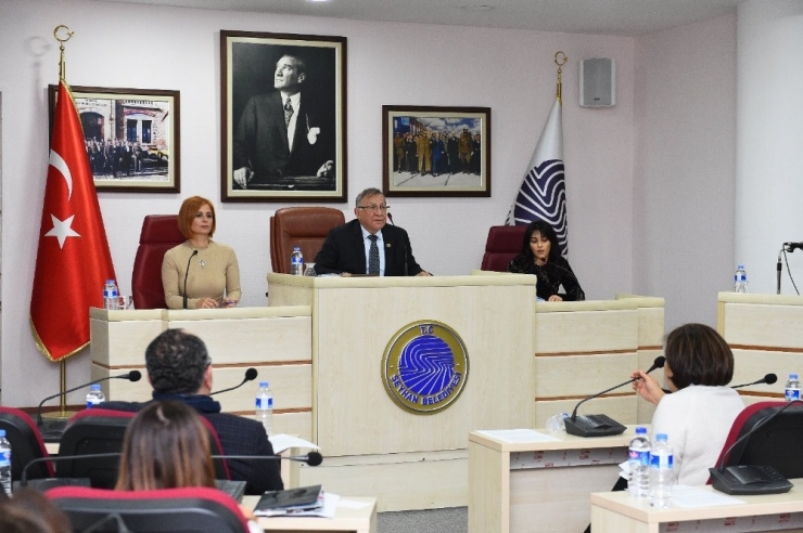 Akay: "Kentsel Dönüşüm Hızlıca Yapılmalı"