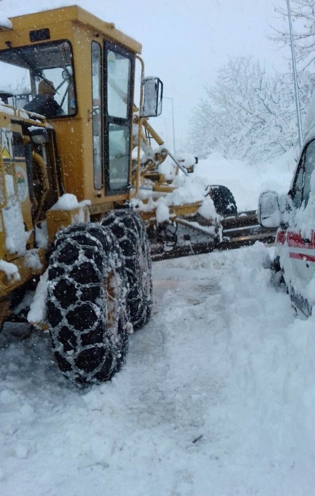 Toroslar Belediyesi Karla Mücadele Ekipleri, Hasta Çocuklar İçin Yolu Açtı