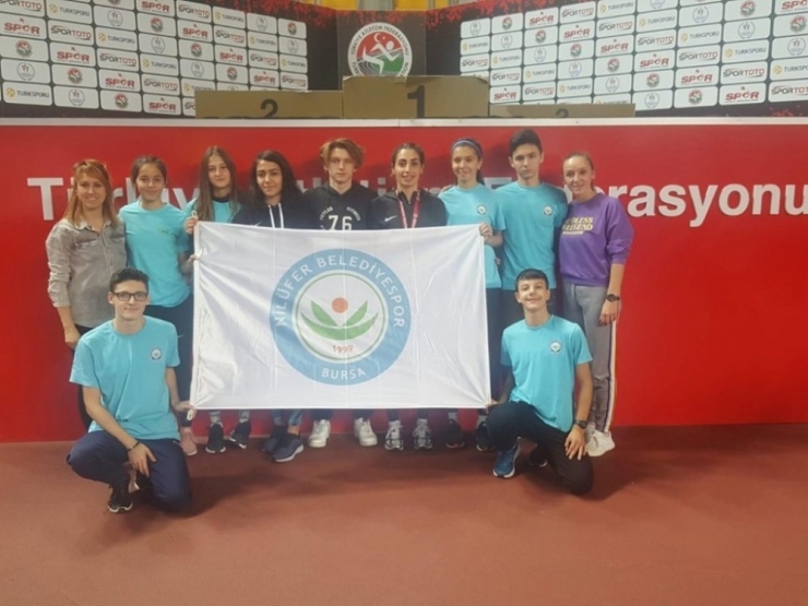 Nilüferli Atletler Zirvede