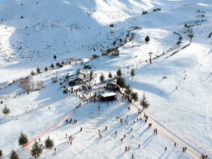 Davraz Kayak Merkezi’nde Yeni İmkanlarla 750 Bin Ziyaretçi Hedefi