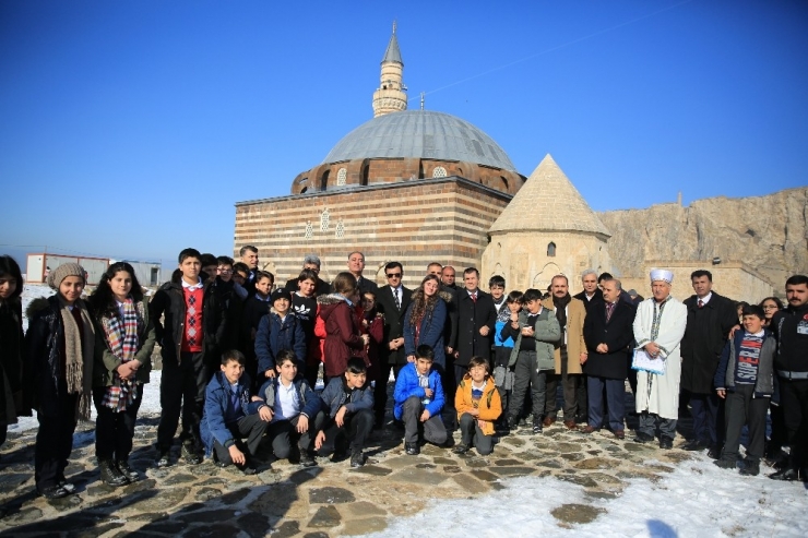 Van’da ‘Gençlik Geçmişiyle Buluşuyor’ Projesi