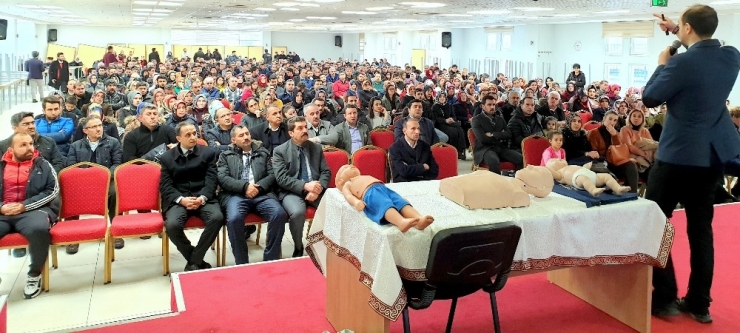 727 Kamu Çalışanına ‘Akılcı İlaç Kullanımı Ve İlk Yardım Farkındalık’ Eğitimi Verildi