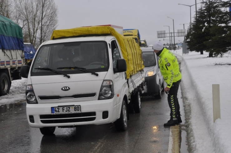 Konya - Antalya Yolu 12 Saat Sonra Trafiğe Açıldı