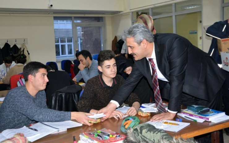 Başkan Köse’den Öğrencilere Sürpriz