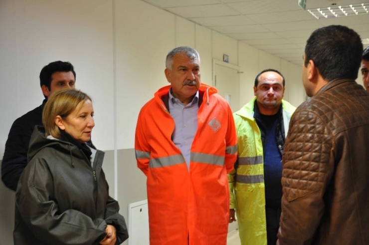 Yoğun Yağmur Ve Kar Adana’da Etkisini Sürdürüyor