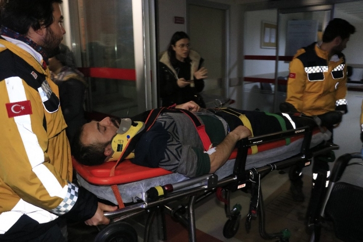 Çığ Faciasında Yaralananlar Ve Ölen Şahsın Cenazesi Hastaneye Getirildi