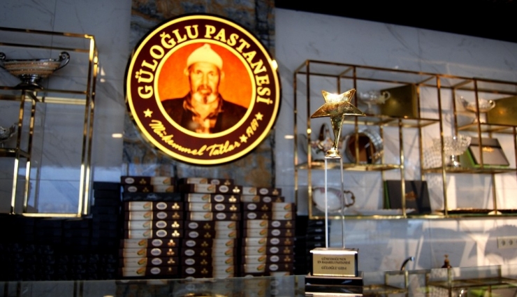 Güloğlu ‘Doğu Ödülü’nü Aldı