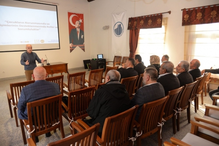 Muhtarlara Erken Yaşta Evlilik Uyarısı