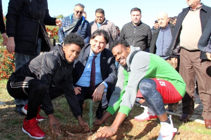 Attığın Fidan Olsun’ Kampanyasına Fethiye’den Destek Geldi