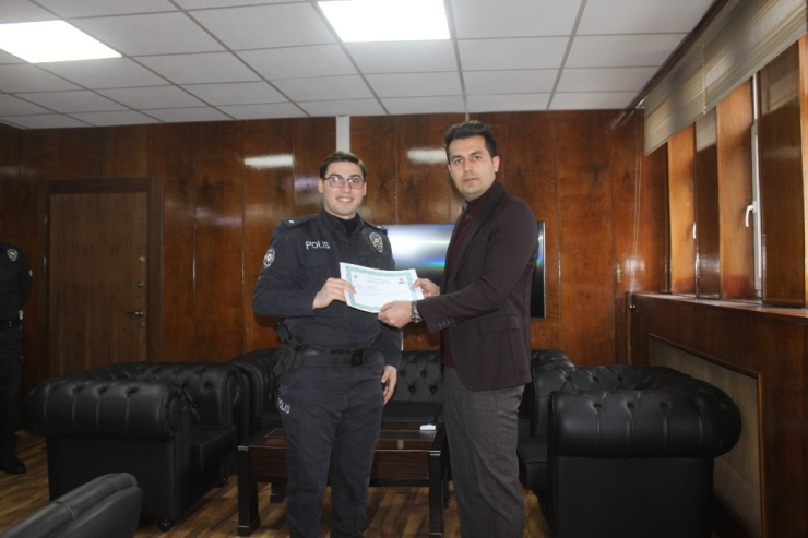 Bulanık’ta Başarılı Polislere ‘Üstün Başarı Belgesi’